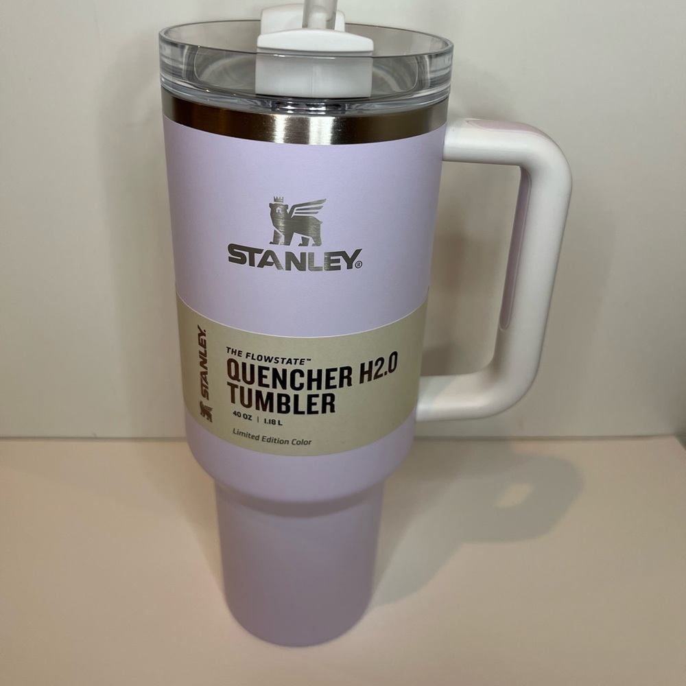 *New* Stanley Wisteria 40 oz. Quencher
H2.0 Flowstate - NWT!